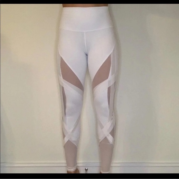 ALO Yoga Pants - ALO white get wrapped up leggings